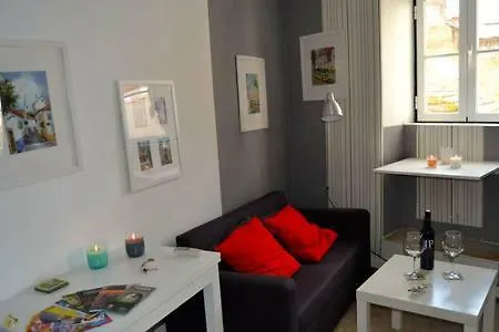 穆拉里亚公寓 *