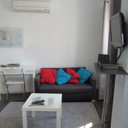House Mouraria Lisbona